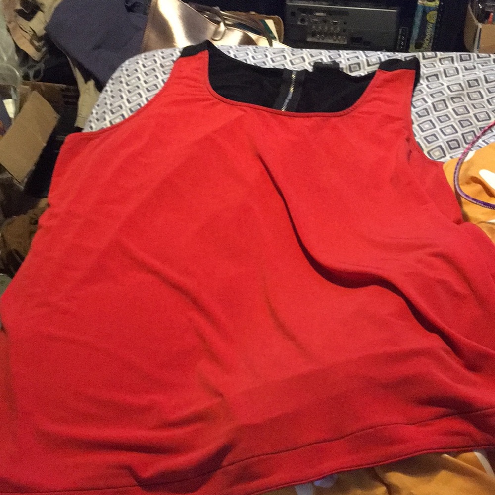 Sleeveless top with zipper back two  color